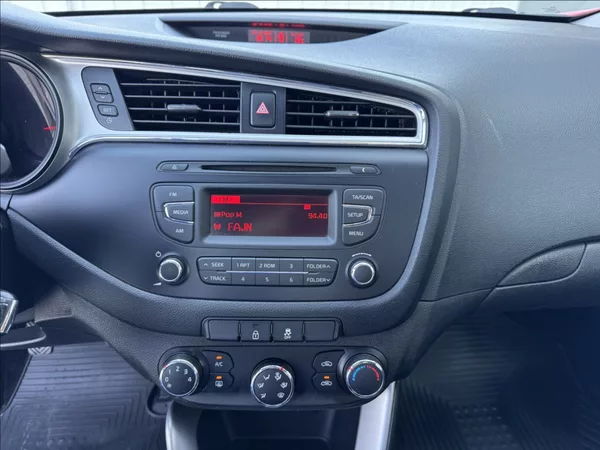Kia Ceed 1,4 i 73kW 2.maj. původ ČR - foto 37