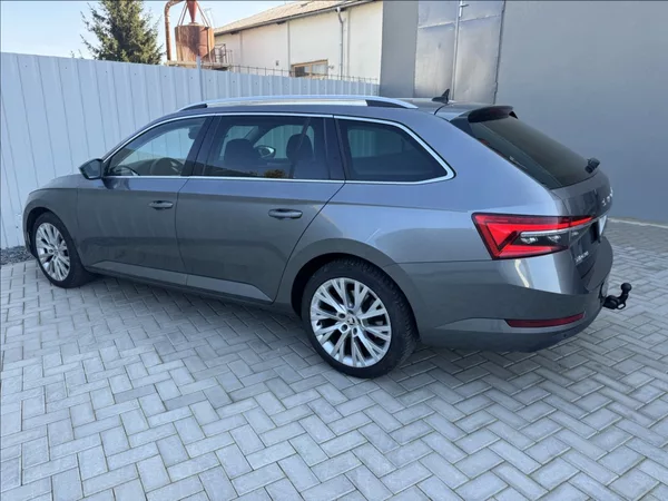 Škoda Superb 2,0 TDI DSG STYLE 1.maj. ČR - foto 11