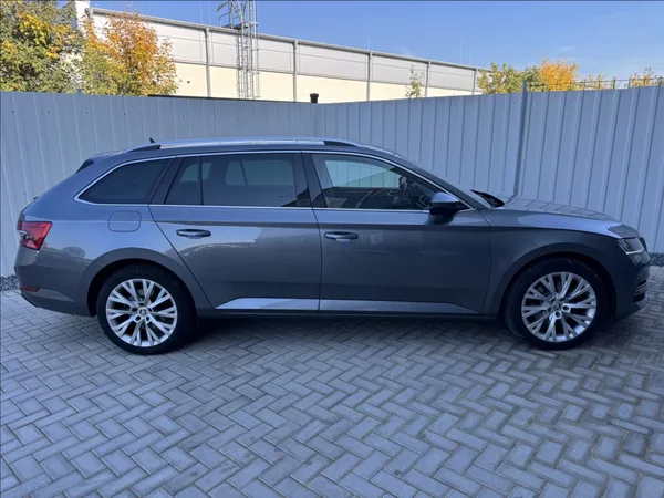 Škoda Superb 2,0 TDI DSG STYLE 1.maj. ČR - foto 15