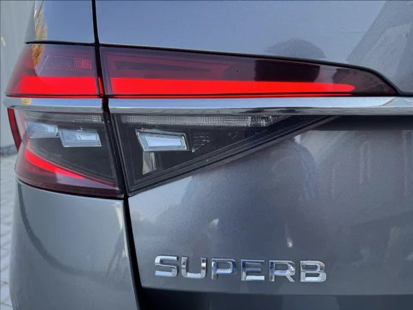 Škoda Superb 2,0 TDI DSG STYLE 1.maj. ČR - foto 16