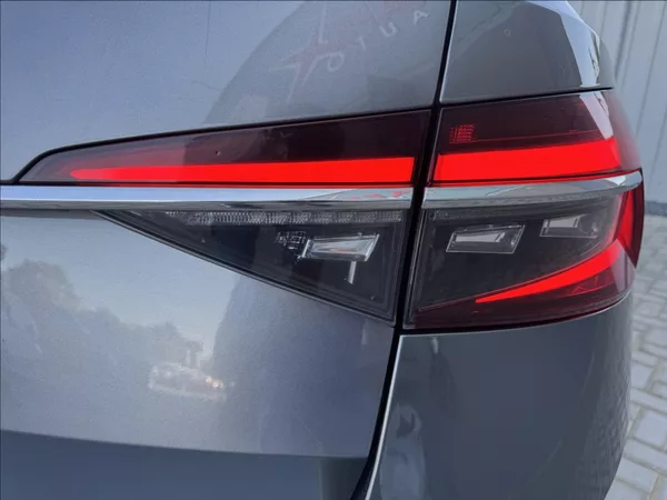 Škoda Superb 2,0 TDI DSG STYLE 1.maj. ČR - foto 17