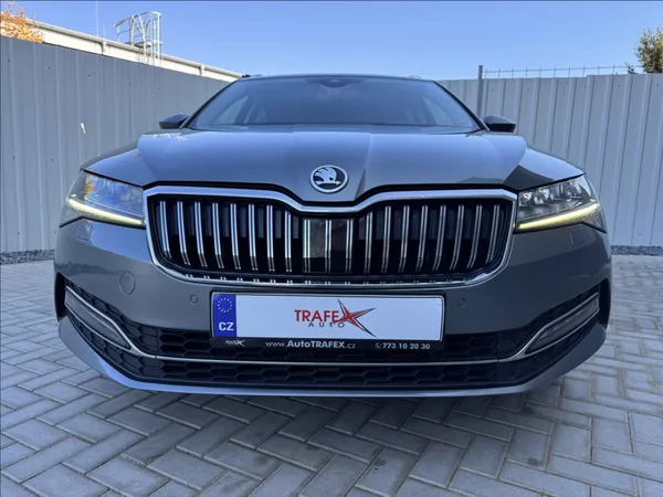 Škoda Superb 2,0 TDI DSG STYLE 1.maj. ČR - foto 2