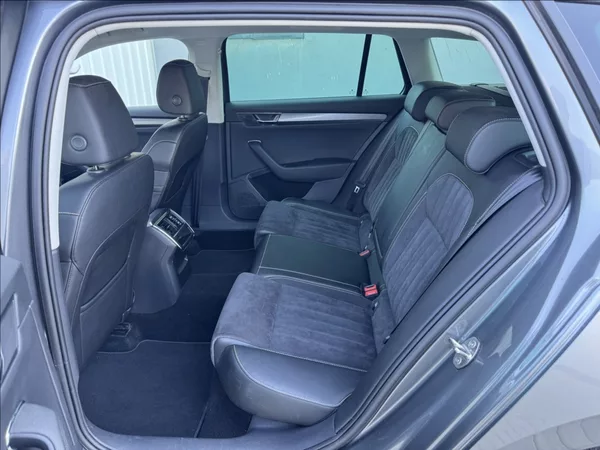 Škoda Superb 2,0 TDI DSG STYLE 1.maj. ČR - foto 20