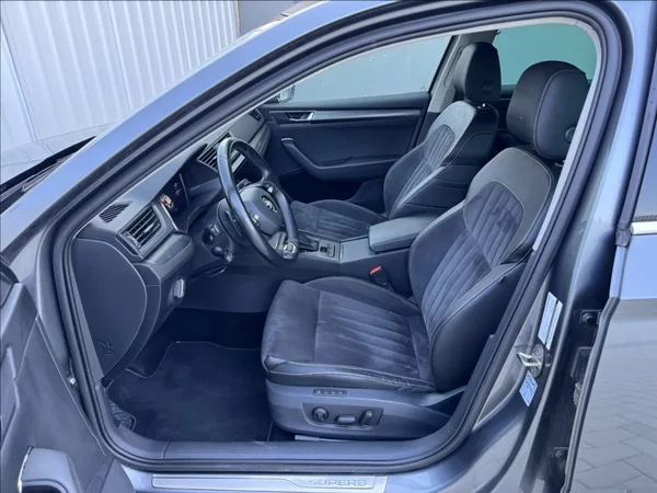 Škoda Superb 2,0 TDI DSG STYLE 1.maj. ČR - foto 21