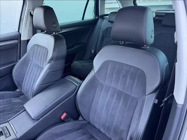 Škoda Superb 2,0 TDI DSG STYLE 1.maj. ČR - foto 22