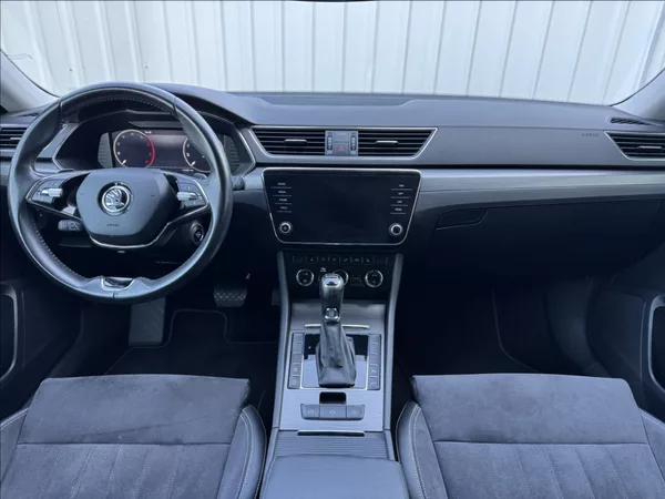 Škoda Superb 2,0 TDI DSG STYLE 1.maj. ČR - foto 25