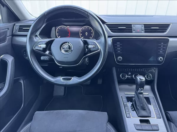 Škoda Superb 2,0 TDI DSG STYLE 1.maj. ČR - foto 26