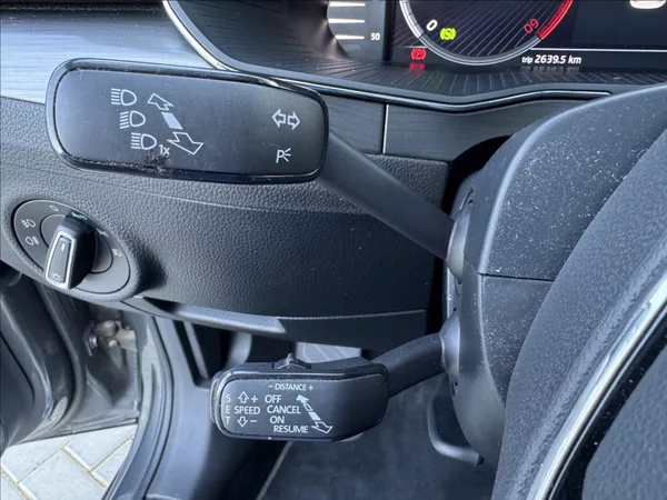 Škoda Superb 2,0 TDI DSG STYLE 1.maj. ČR - foto 28