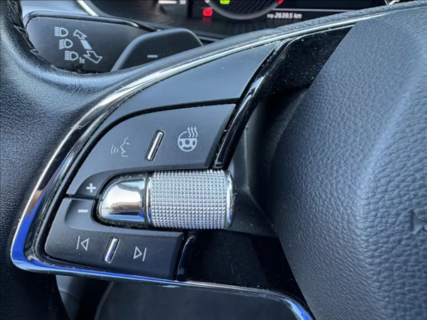 Škoda Superb 2,0 TDI DSG STYLE 1.maj. ČR - foto 30