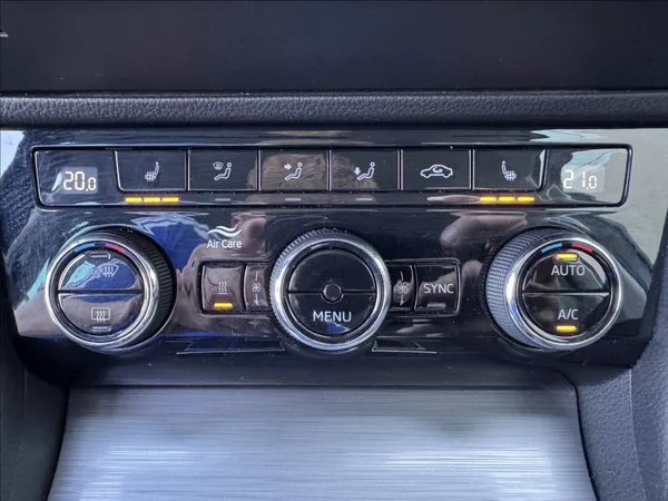 Škoda Superb 2,0 TDI DSG STYLE 1.maj. ČR - foto 34