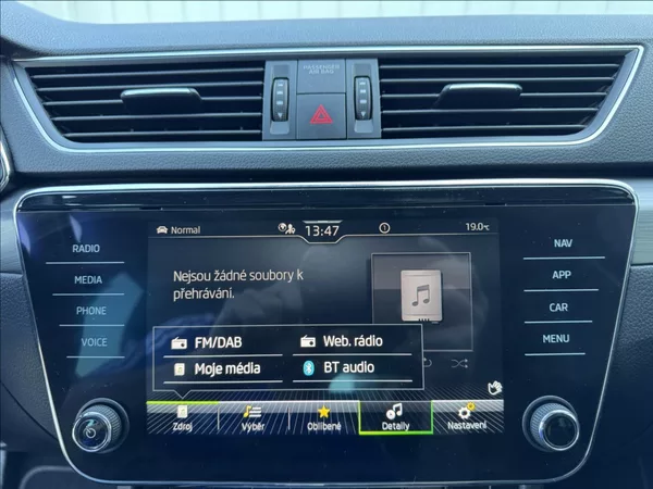 Škoda Superb 2,0 TDI DSG STYLE 1.maj. ČR - foto 35