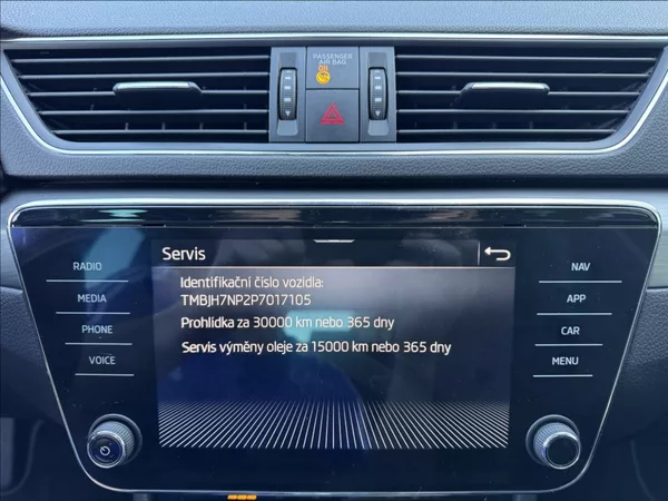 Škoda Superb 2,0 TDI DSG STYLE 1.maj. ČR - foto 39