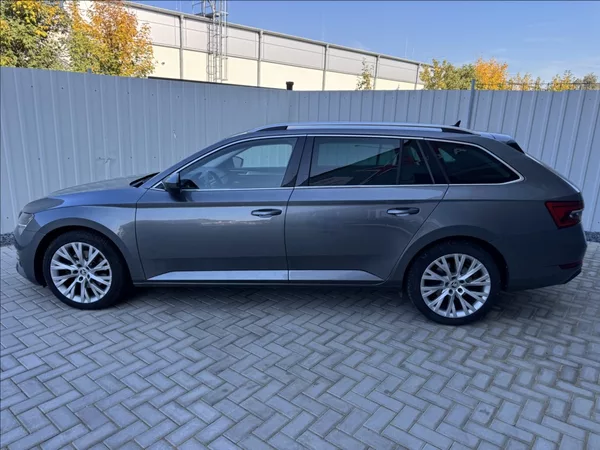 Škoda Superb 2,0 TDI DSG STYLE 1.maj. ČR - foto 4