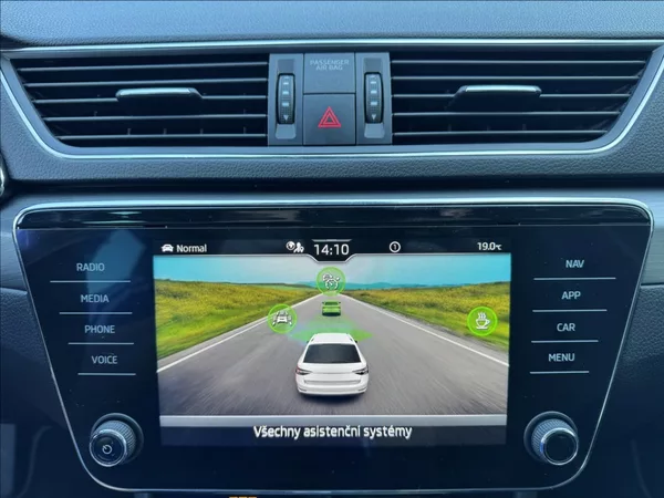 Škoda Superb 2,0 TDI DSG STYLE 1.maj. ČR - foto 40