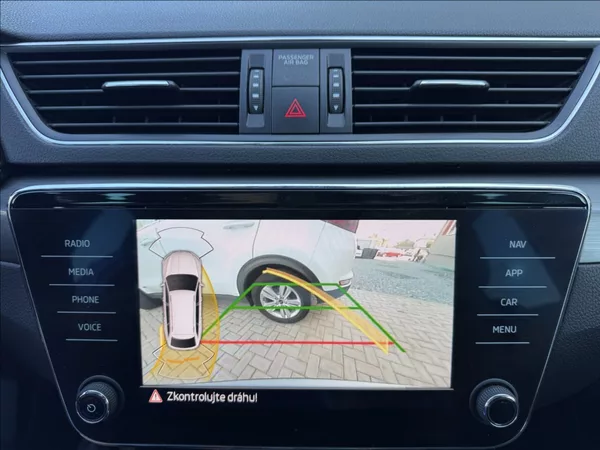 Škoda Superb 2,0 TDI DSG STYLE 1.maj. ČR - foto 45