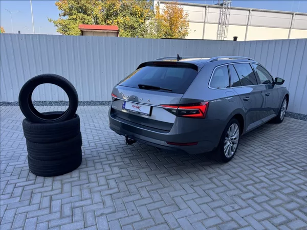 Škoda Superb 2,0 TDI DSG STYLE 1.maj. ČR - foto 48
