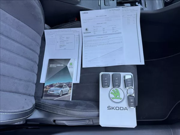 Škoda Superb 2,0 TDI DSG STYLE 1.maj. ČR - foto 49
