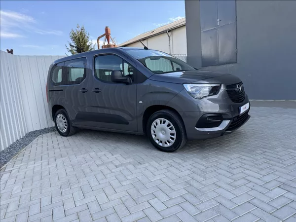 Opel Combo 1,2 T LIFE DPH tažné 1.maj ČR