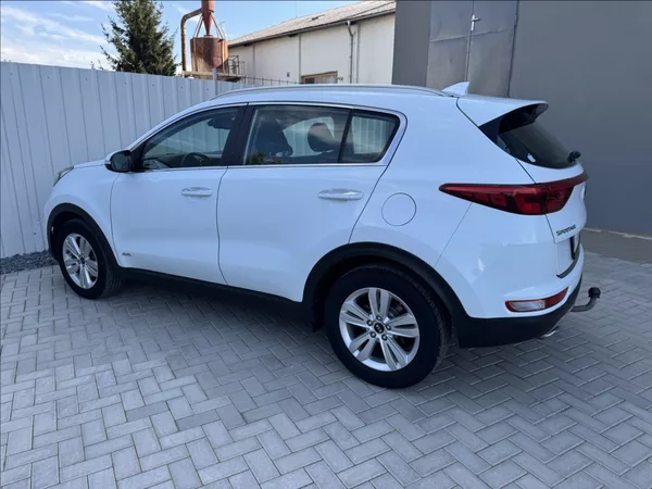 Kia Sportage 1,6 T-GDi 130kW 4x4 tažné - foto 10