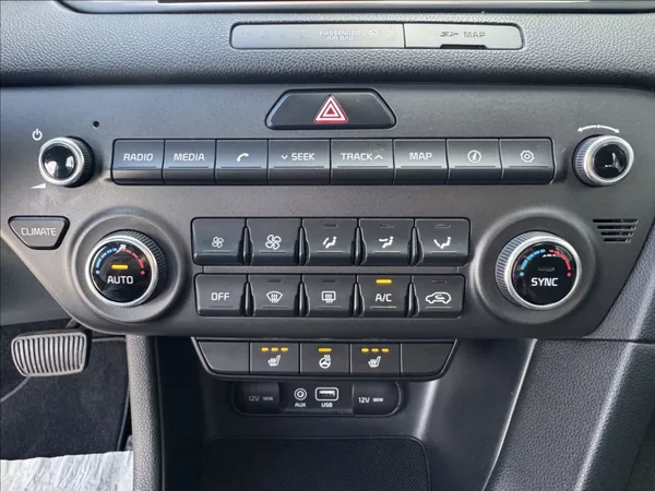 Kia Sportage 1,6 T-GDi 130kW 4x4 tažné - foto 36