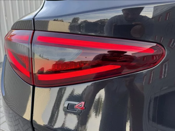 Alfa Romeo Stelvio 2,0 T Q4 AT8 ZF VELOCE původČR - foto 16