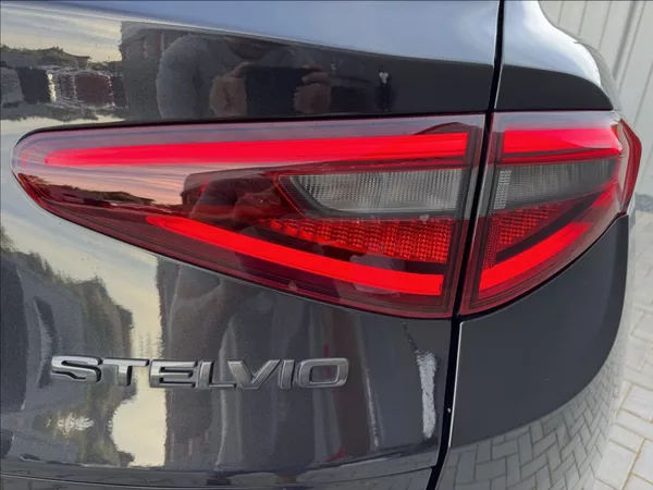 Alfa Romeo Stelvio 2,0 T Q4 AT8 ZF VELOCE původČR - foto 17