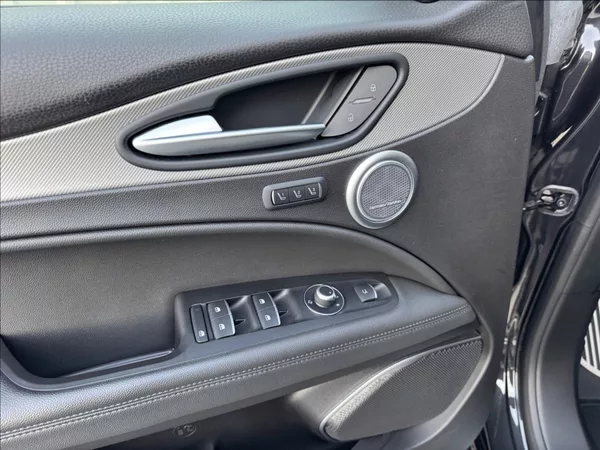 Alfa Romeo Stelvio 2,0 T Q4 AT8 ZF VELOCE původČR - foto 24