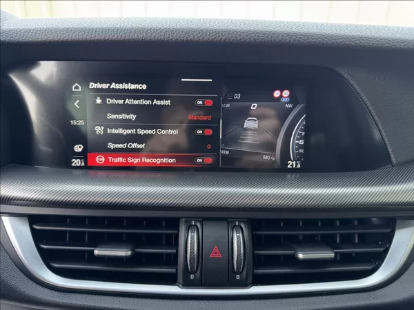 Alfa Romeo Stelvio 2,0 T Q4 AT8 ZF VELOCE původČR - foto 35