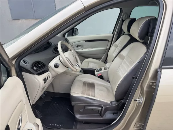 Renault Grand Scénic 1,5 dCi 7míst Navi Bose tažné - foto 21