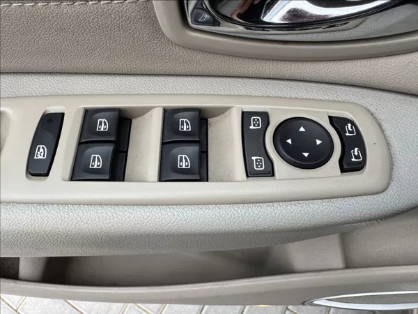 Renault Grand Scénic 1,5 dCi 7míst Navi Bose tažné - foto 23