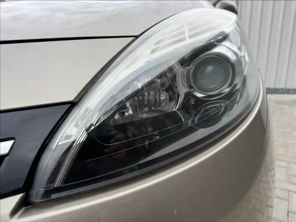 Renault Grand Scénic 1,5 dCi 7míst Navi Bose tažné - foto 9