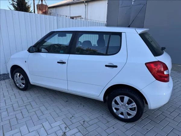 Škoda Fabia 1,4 i 16V 63kW DPH 1.maj ČR - foto 10