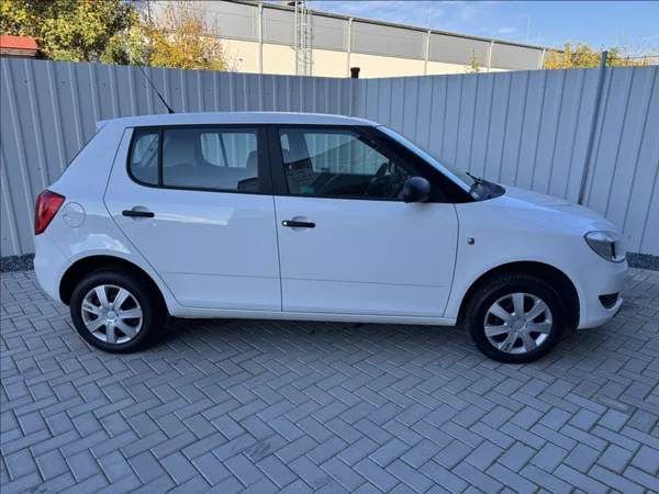 Škoda Fabia 1,4 i 16V 63kW DPH 1.maj ČR - foto 14