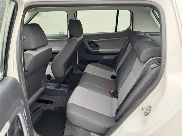Škoda Fabia 1,4 i 16V 63kW DPH 1.maj ČR - foto 19