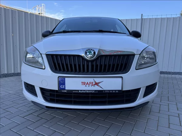 Škoda Fabia 1,4 i 16V 63kW DPH 1.maj ČR - foto 2