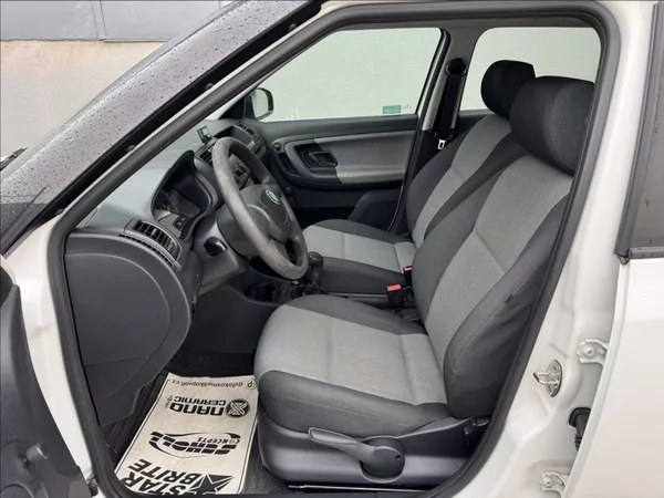 Škoda Fabia 1,4 i 16V 63kW DPH 1.maj ČR - foto 21