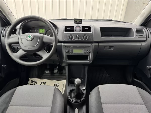 Škoda Fabia 1,4 i 16V 63kW DPH 1.maj ČR - foto 27