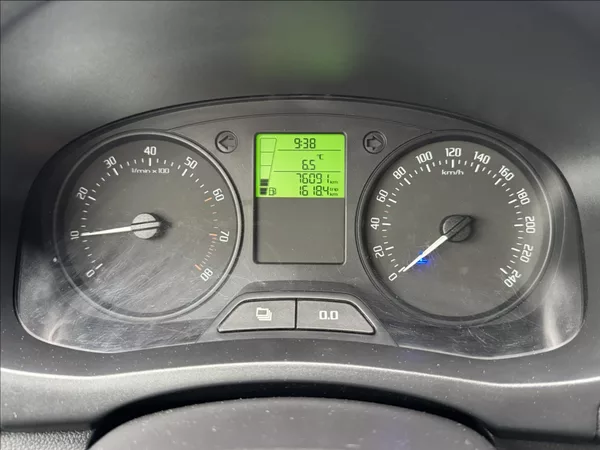 Škoda Fabia 1,4 i 16V 63kW DPH 1.maj ČR - foto 29