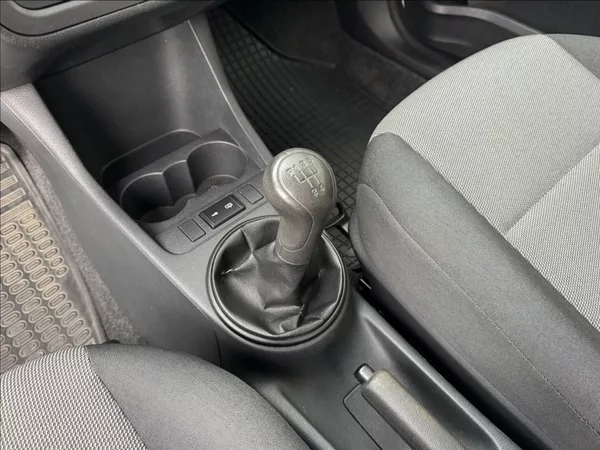 Škoda Fabia 1,4 i 16V 63kW DPH 1.maj ČR - foto 33