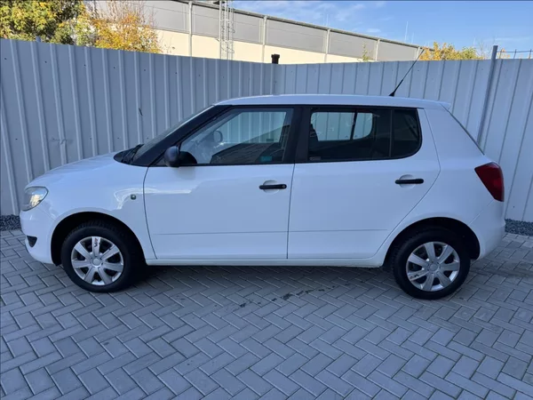 Škoda Fabia 1,4 i 16V 63kW DPH 1.maj ČR - foto 4