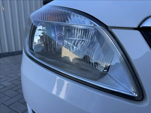 Škoda Fabia 1,4 i 16V 63kW DPH 1.maj ČR - foto 8