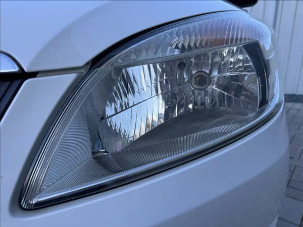 Škoda Fabia 1,4 i 16V 63kW DPH 1.maj ČR - foto 9