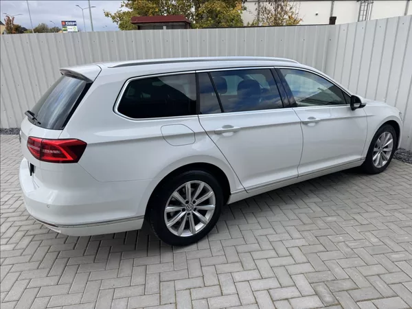 Volkswagen Passat 2,0 TDI HIGHLINE DPH 1.maj ČR - foto 13