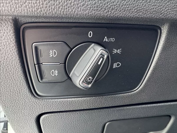 Volkswagen Passat 2,0 TDI HIGHLINE DPH 1.maj ČR - foto 24