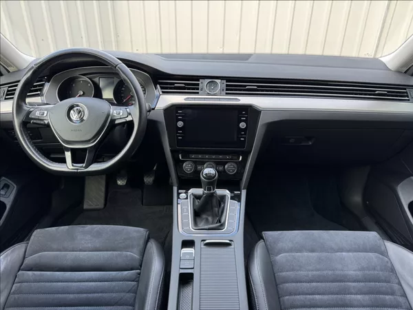 Volkswagen Passat 2,0 TDI HIGHLINE DPH 1.maj ČR - foto 25
