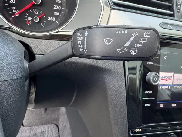 Volkswagen Passat 2,0 TDI HIGHLINE DPH 1.maj ČR - foto 29