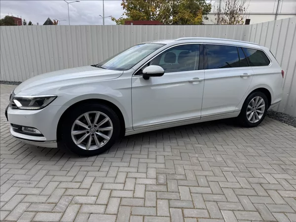Volkswagen Passat 2,0 TDI HIGHLINE DPH 1.maj ČR - foto 3