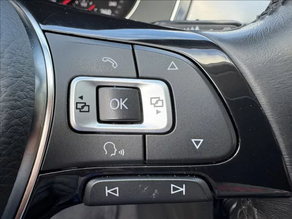 Volkswagen Passat 2,0 TDI HIGHLINE DPH 1.maj ČR - foto 31