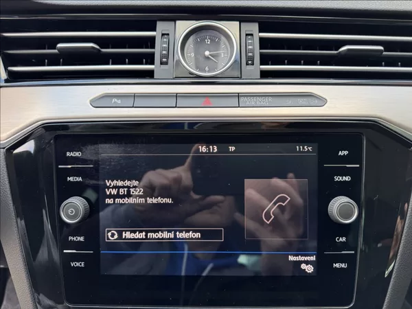 Volkswagen Passat 2,0 TDI HIGHLINE DPH 1.maj ČR - foto 36