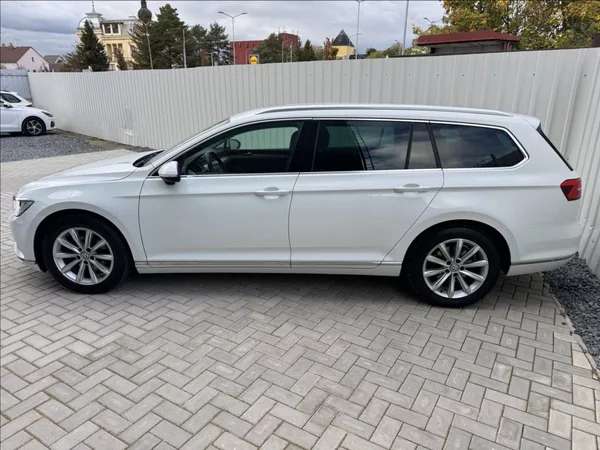 Volkswagen Passat 2,0 TDI HIGHLINE DPH 1.maj ČR - foto 4